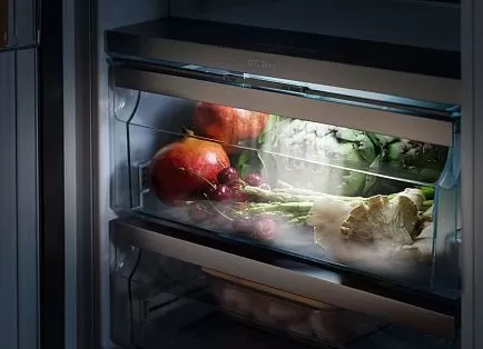 Встраиваемый холодильник Miele K 7777 B