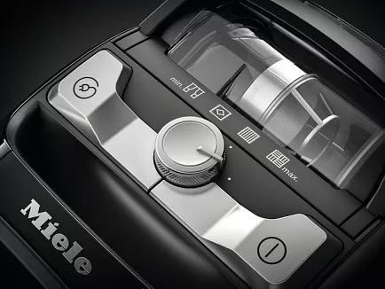 Пылесос Miele SNRF0 Boost CX1 чёрный обсидиан безмешковый с пылесборником