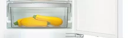 Встраиваемый холодильник Miele KFN 7734 E