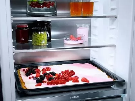 Встраиваемый холодильник Miele K 7747 D