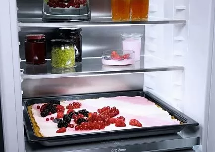 Встраиваемый холодильник Miele KFN 7774 C