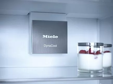 Встраиваемый холодильник Miele KFN 7734 E
