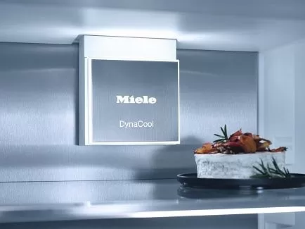 Встраиваемый холодильник Miele KFN 7774 C