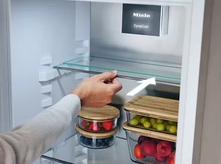 Встраиваемый холодильник Miele K 7777 B