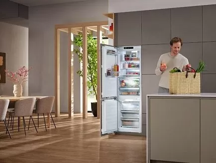 Встраиваемый холодильник Miele KFN 7795 C