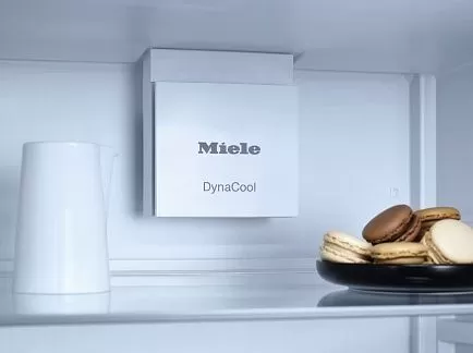 Встраиваемый холодильник Miele K 7715 E